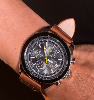RELOJ CITIZEN CORREA DE CUERO